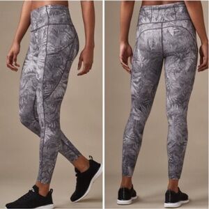 Lululemon Fast & Free 7/8 Tight Leggings Kindred Spirit Alpine White Multi